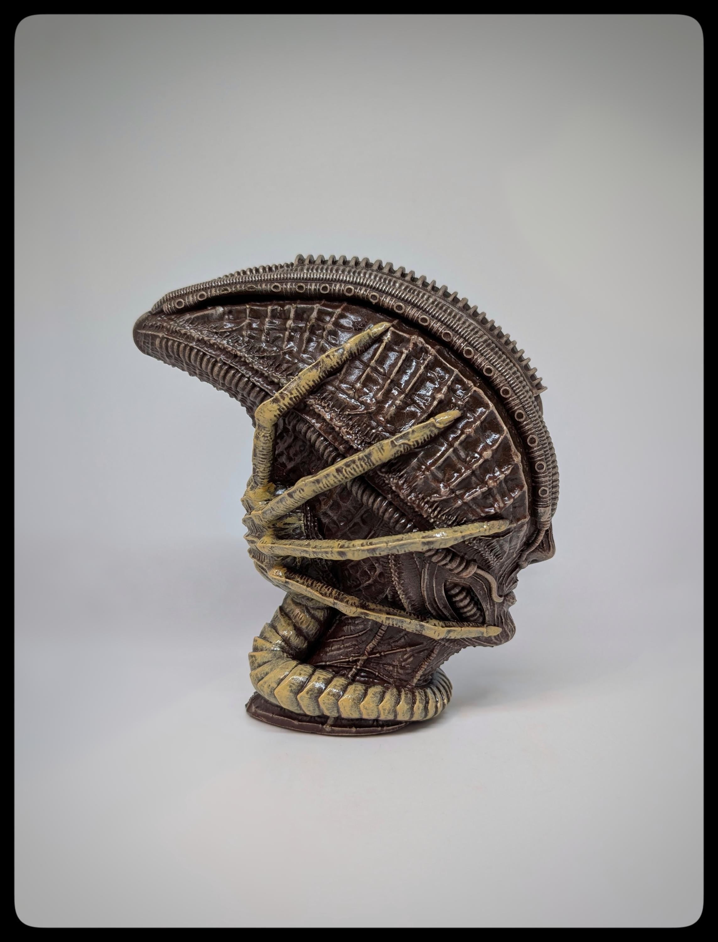 Alien Head Facehugger 3D Resin Sculpture Height 6.9" (17.5 cm/175 mm)