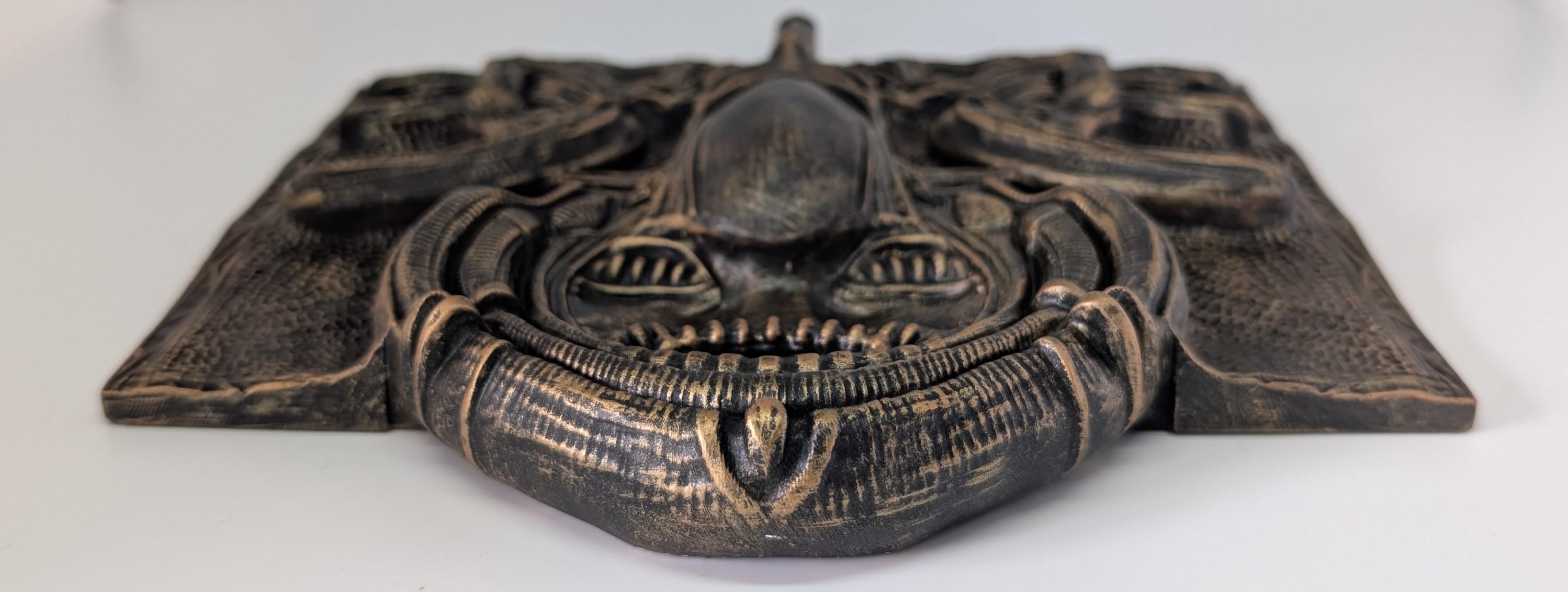 Alien wall sculpture 7.3" 3D print resin, hand-painted