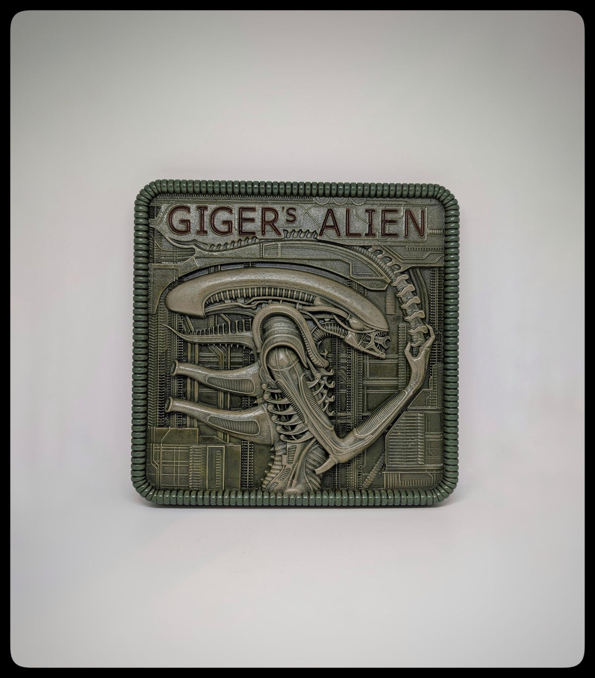 Alien Wall Plaque 10.2 in (26 cm / 260 mm) 3D Resin Art