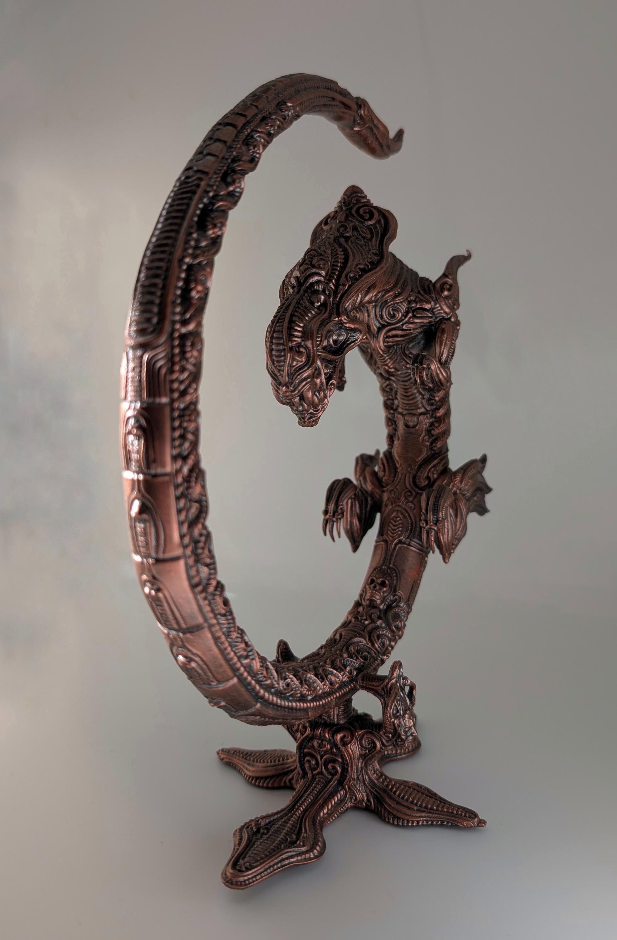 Inspired H.R.Giger Alien -Effigy design by Zane Rogers – 8.9inch (22,5 cm / 225 mm)