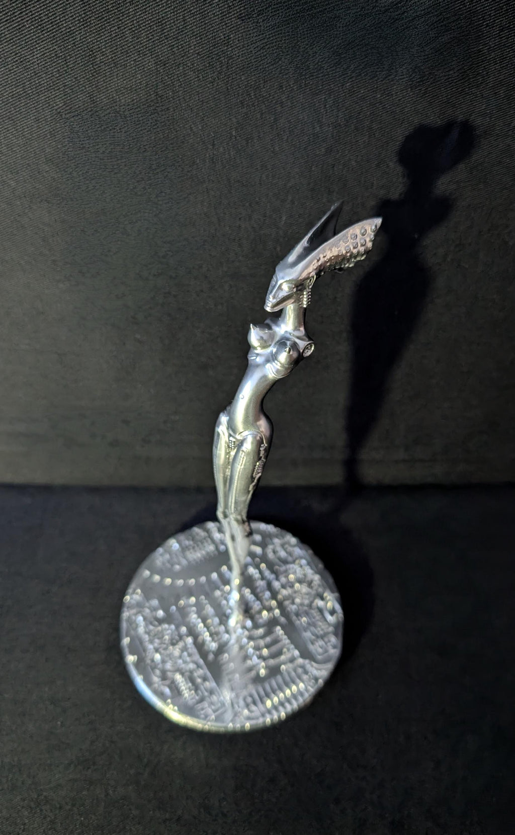 H.R. Giger Inspired Nubian Queen Statue – 3D Printed Resin Art Figure 7.87 "(20cm/ 200mm)