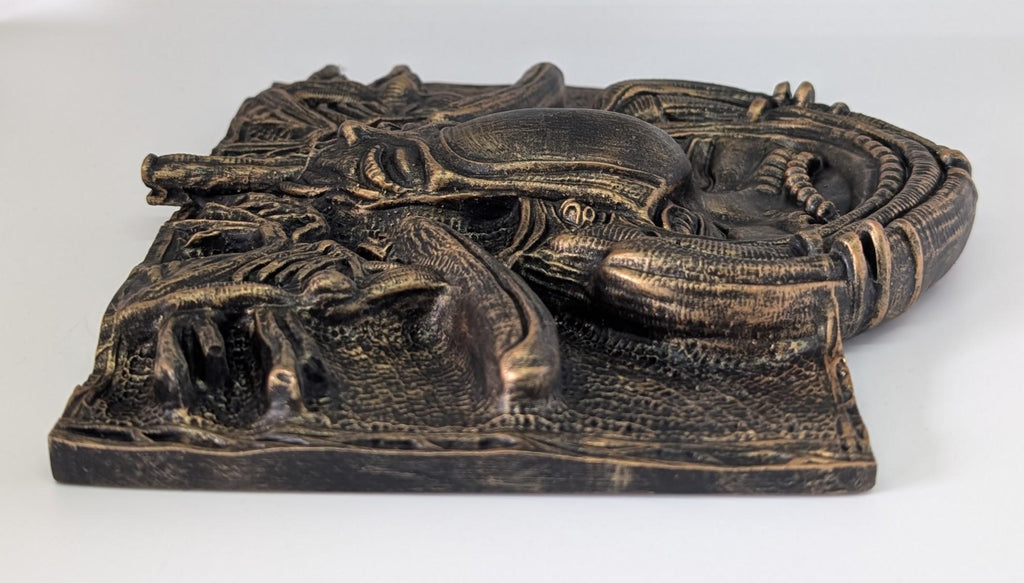 Alien wall sculpture 7.3" 3D print resin, hand-painted