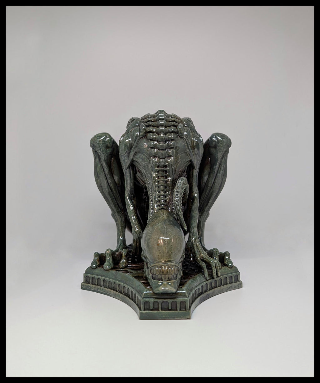 Inspired by H.R. Giger Alien Sitting 3D Resin Sculpture 6.9 in (17.5 cm/175mm)