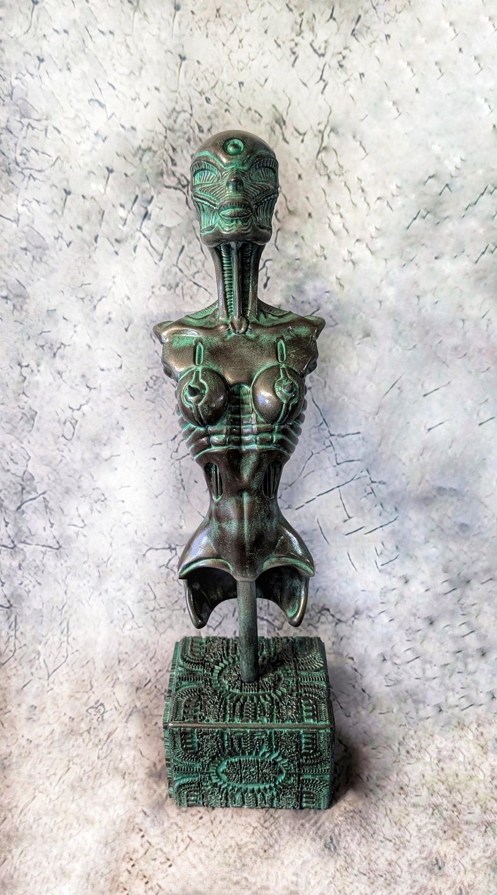 Inspired by H.R. Giger – Biomechanoid Sculpture / Resin 3D Print – 18.11 in (46cm) Tall
