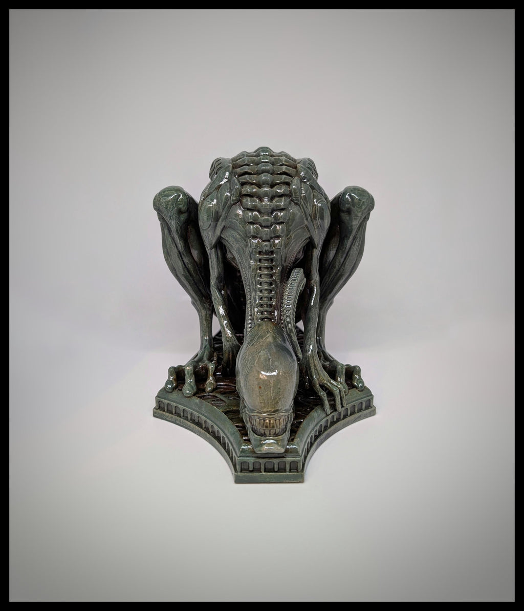 Inspired by H.R. Giger Alien Sitting 3D Resin Sculpture 6.9 in (17.5 cm/175mm)