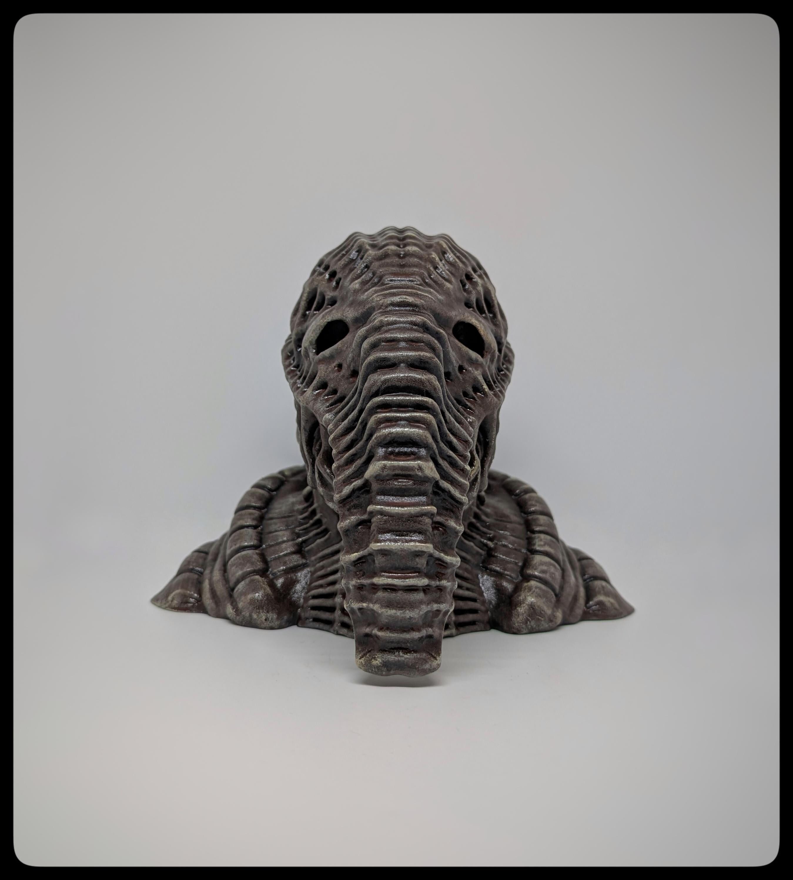 Space Jockey Engineer Bust 3D Resin Sculpture / Height 6.3 in (16 cm / 160 mm)