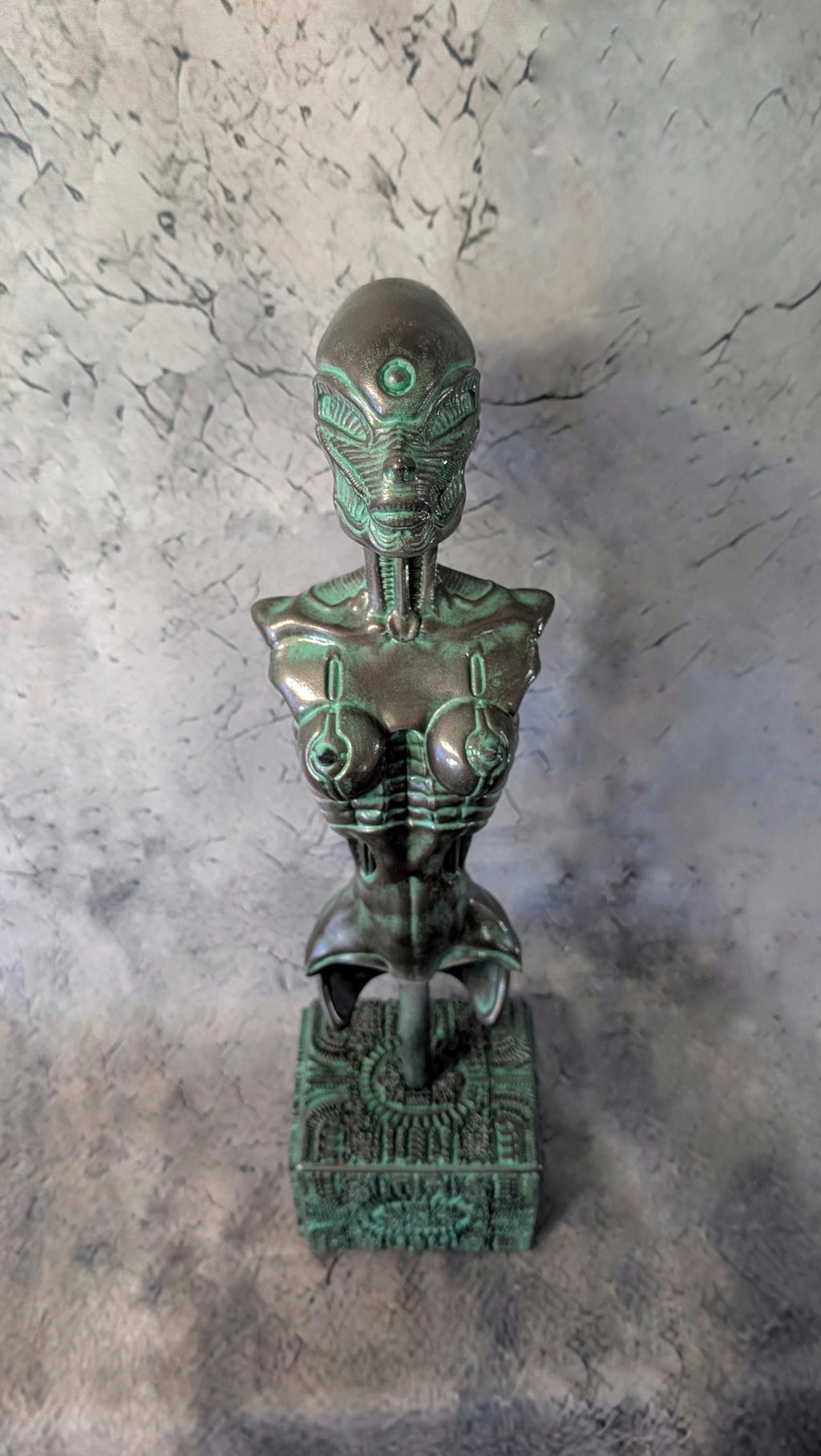 Inspired by H.R. Giger – Biomechanoid Sculpture / Resin 3D Print – 18.11 in (46cm) Tall