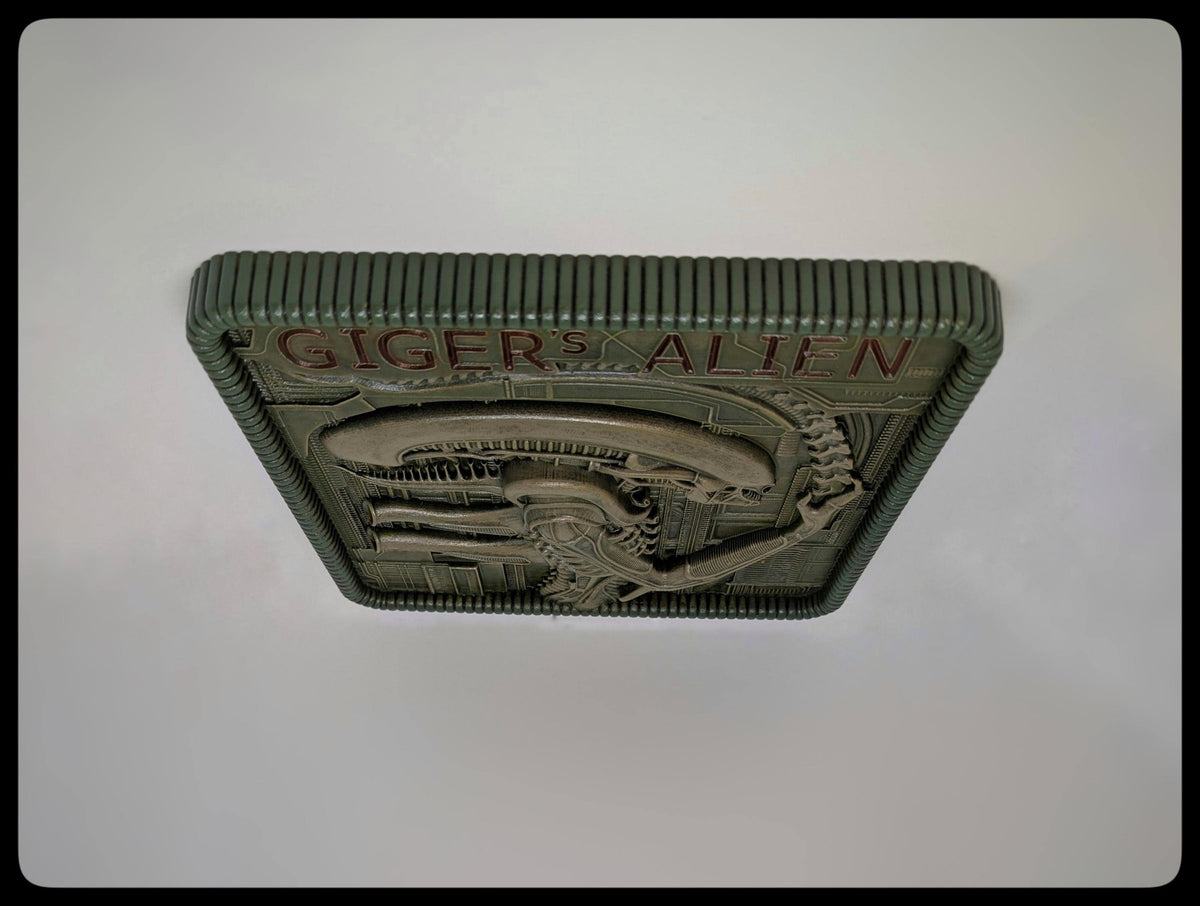 Alien Wall Plaque 10.2 in (26 cm / 260 mm) 3D Resin Art