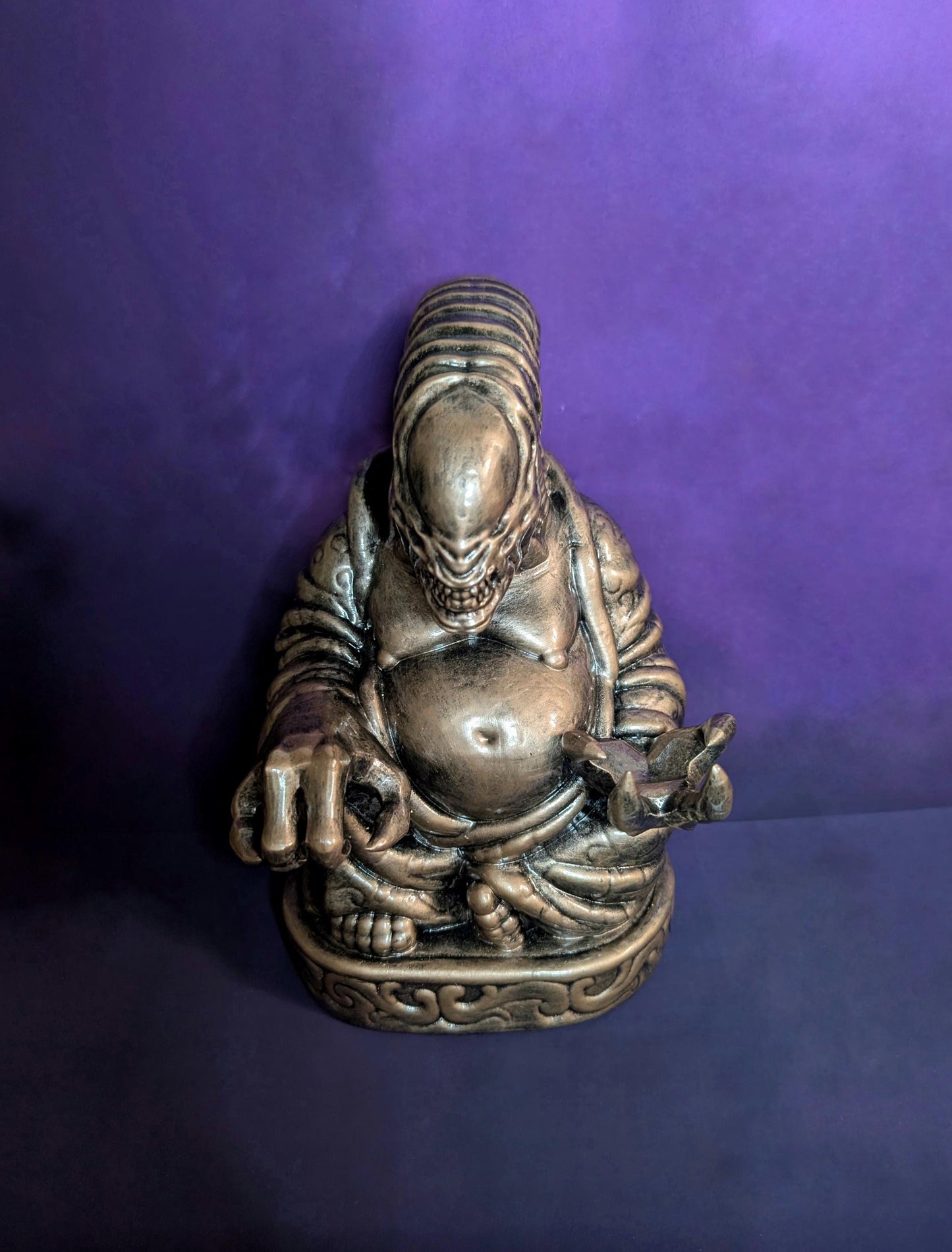 Alien Xenomorph Buddha 3D Resin Statue 8.66 in (22 cm / 220 mm) Height