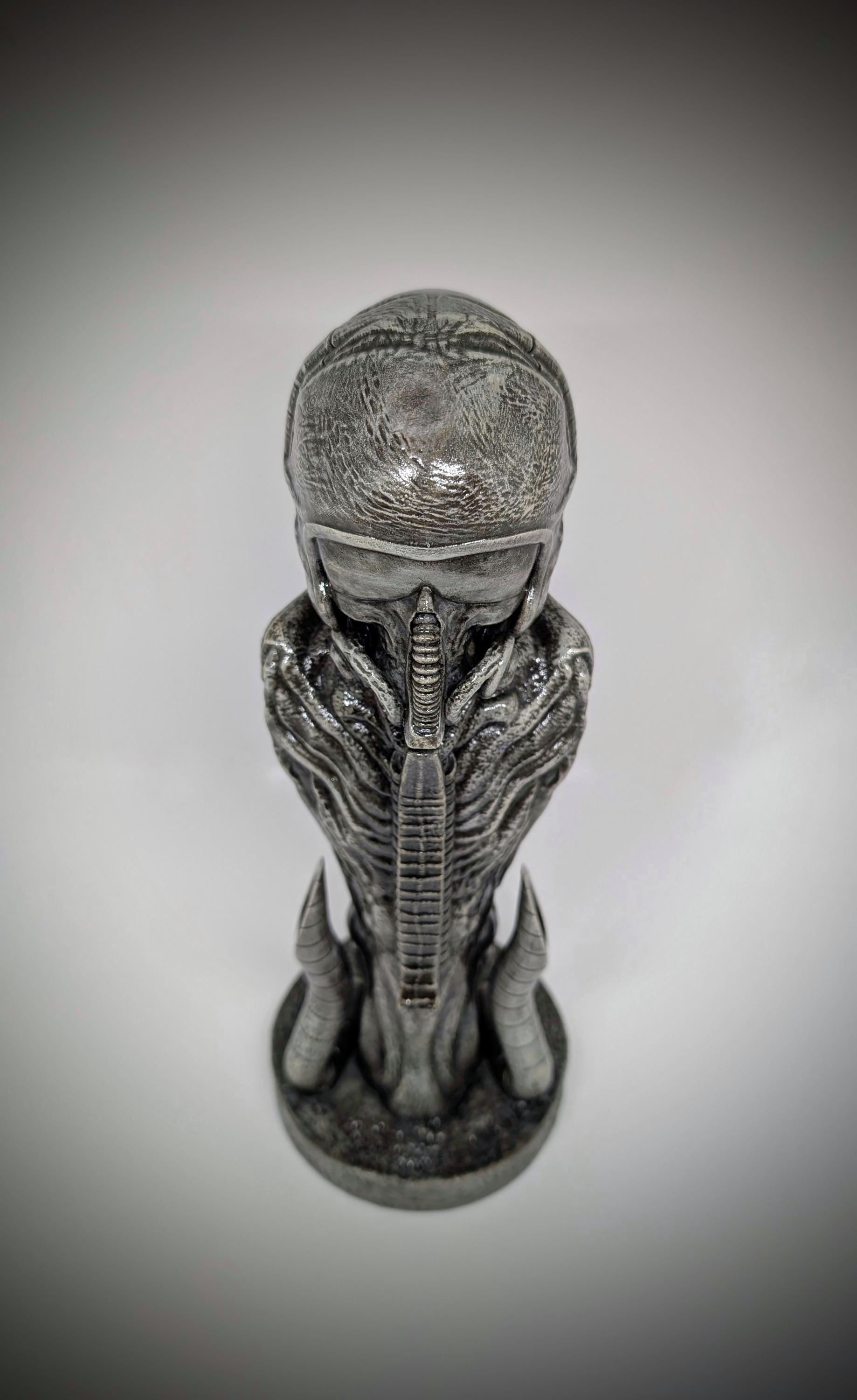 Inspired by H.R. Giger – Pilot 3D Resin Figure 12in (30.5cm /305mm) Design by Carlito Brigante