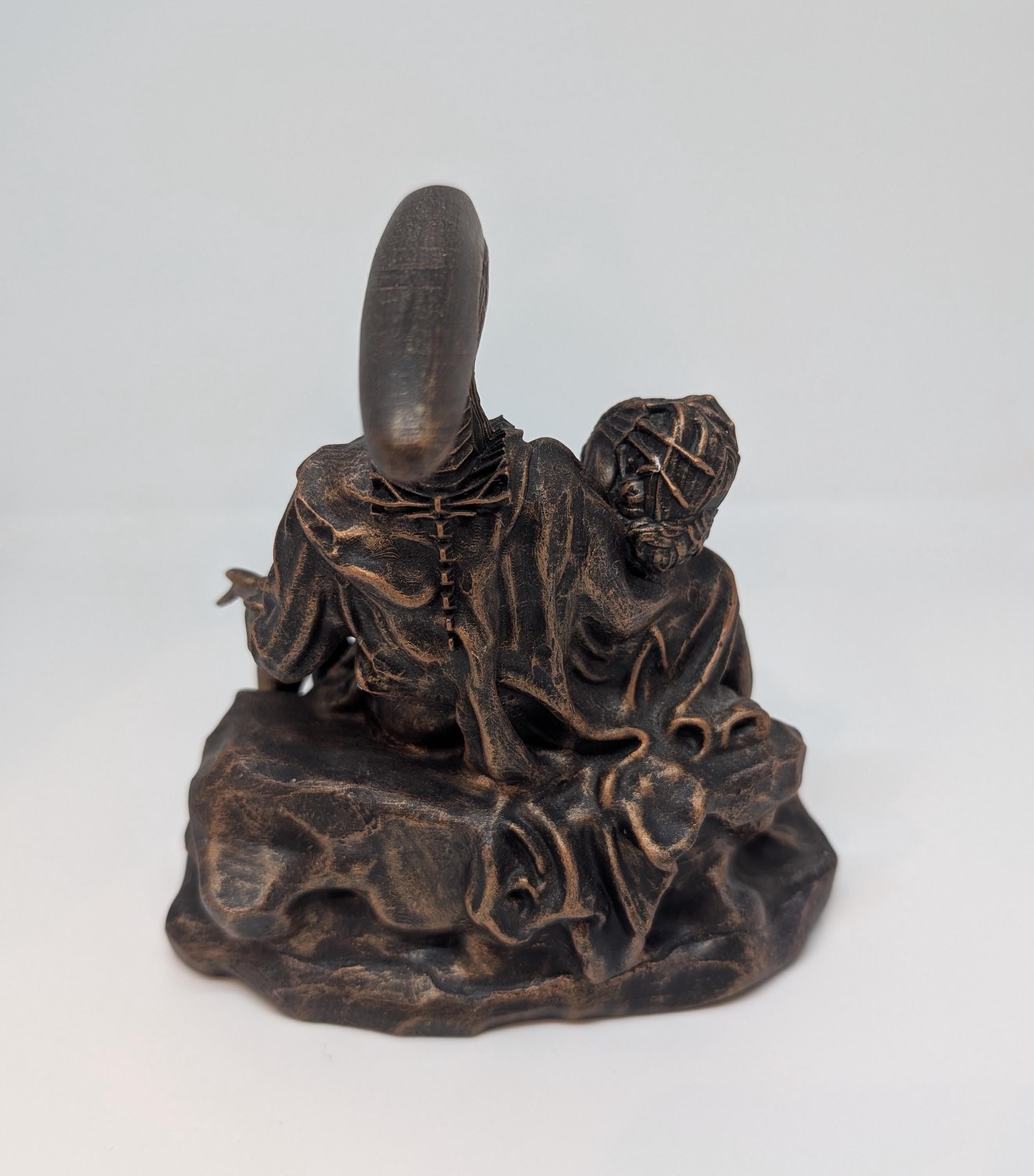 Alien Pieta Figure 3D Printed in Resin 5,5" (14 cm)| Sci-Fi Collectible