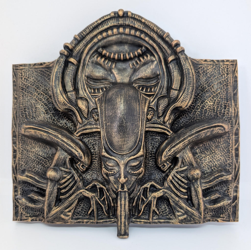 Alien wall sculpture 7.3" 3D print resin, hand-painted