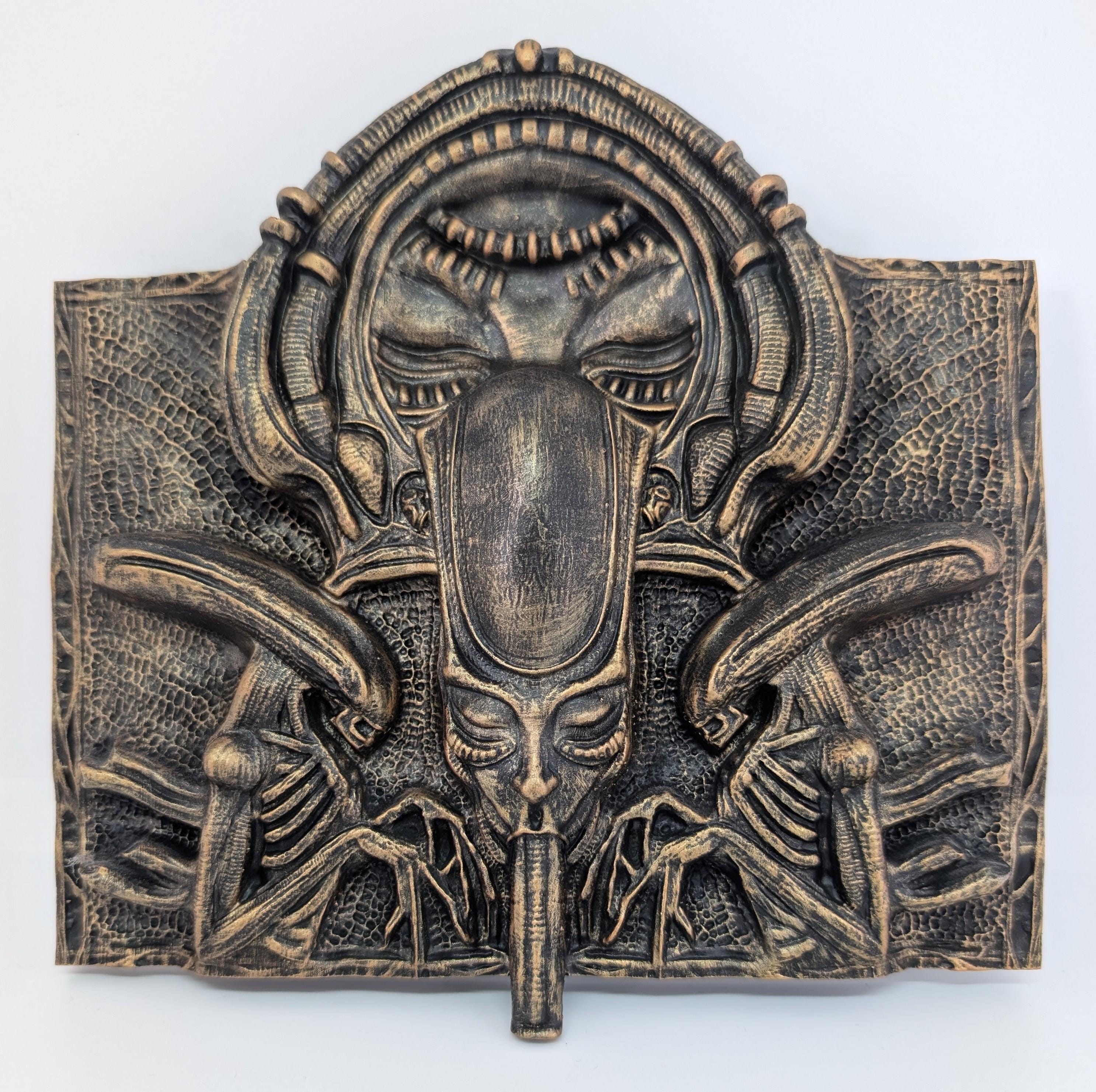 Alien wall sculpture 7.3" 3D print resin, hand-painted