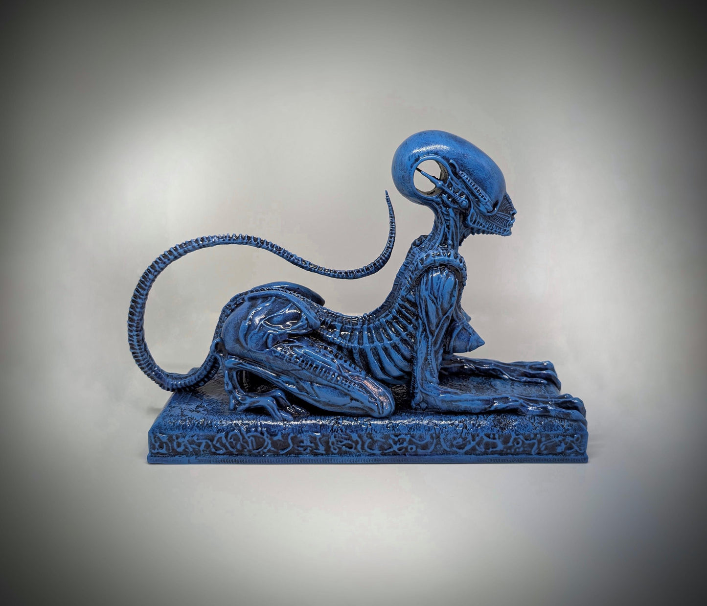 Alien Sphinx - 3D Resin Sculpture Height 8.86in (22,5cm/225mm) x Length 12.6in (32cm/320mm)