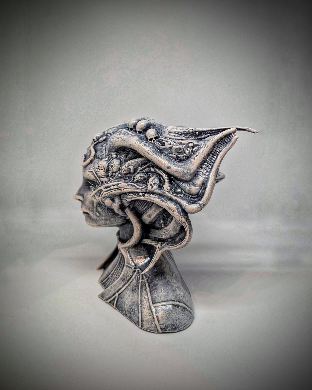 Inspired H.R. Giger Li II Sculpture / Height 6.50 in (16.5 cm) / 3D Resin