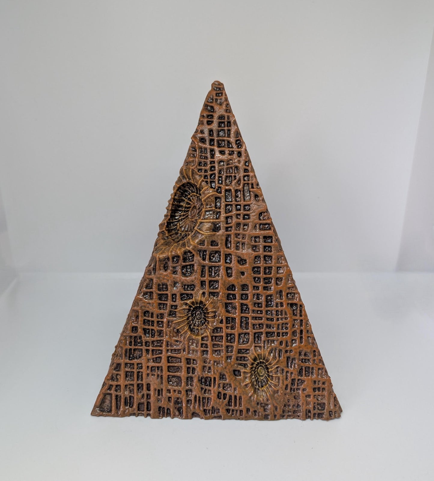 Inspired by Zdzislaw  Beksinski- Ashen Wastes Pyramid / 3D printing resin 8.7"