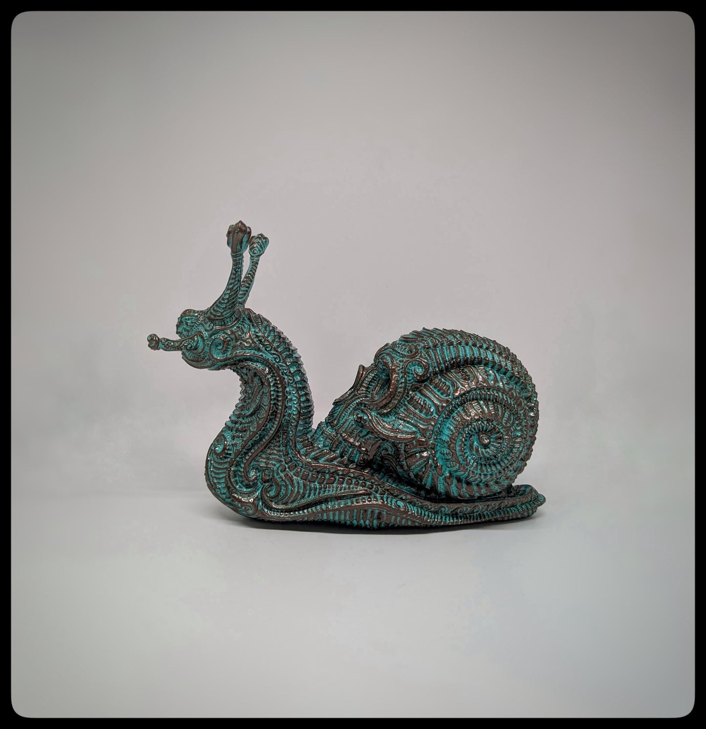 3D Resin Skull Snail Figurine –Height 6.10 inches (15.5 cm) x Length 8.27 inches (21 cm)