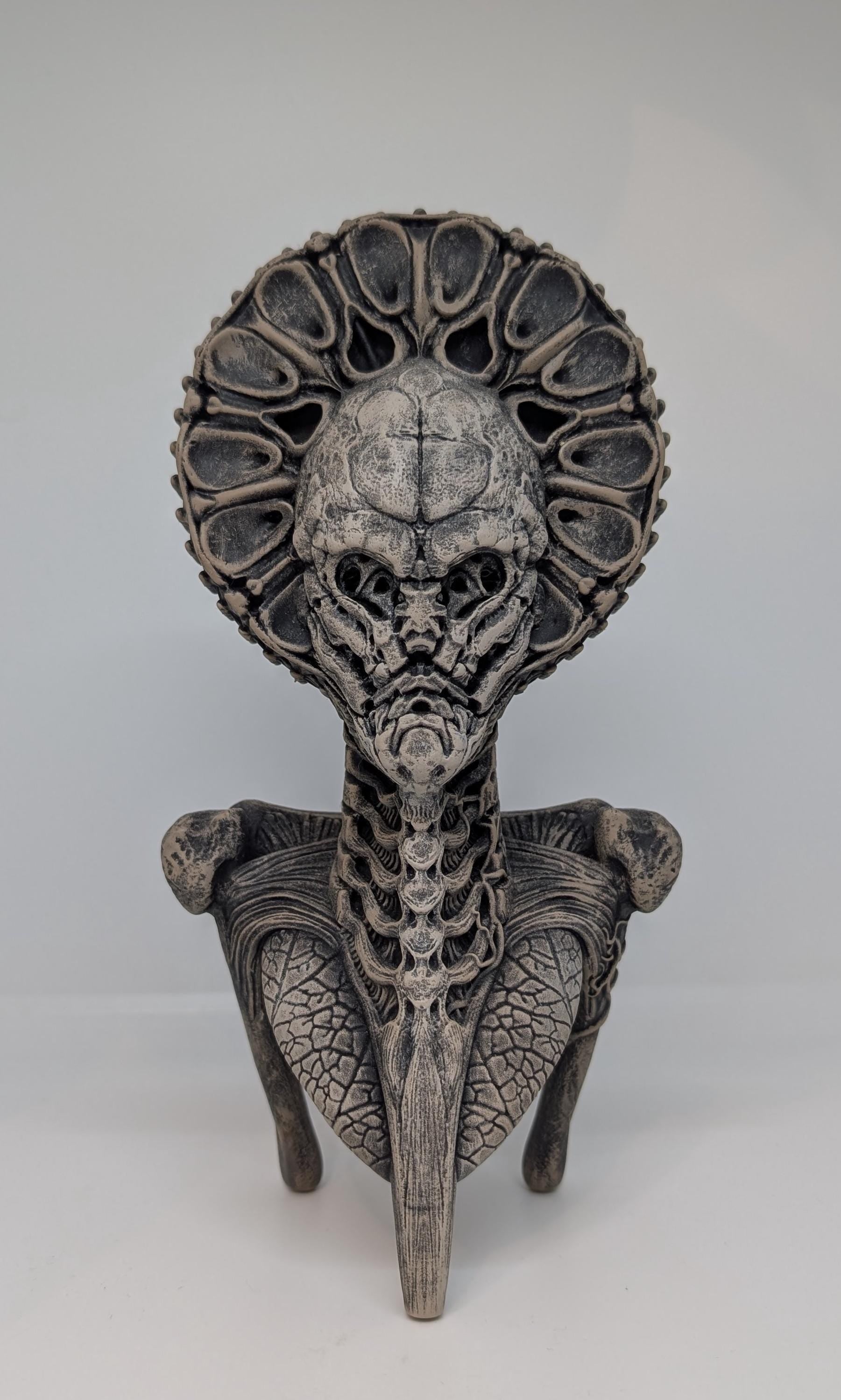 The Monarch  Figurine 3D printing resin / Height 8.7 inches (22cm / 220mm)