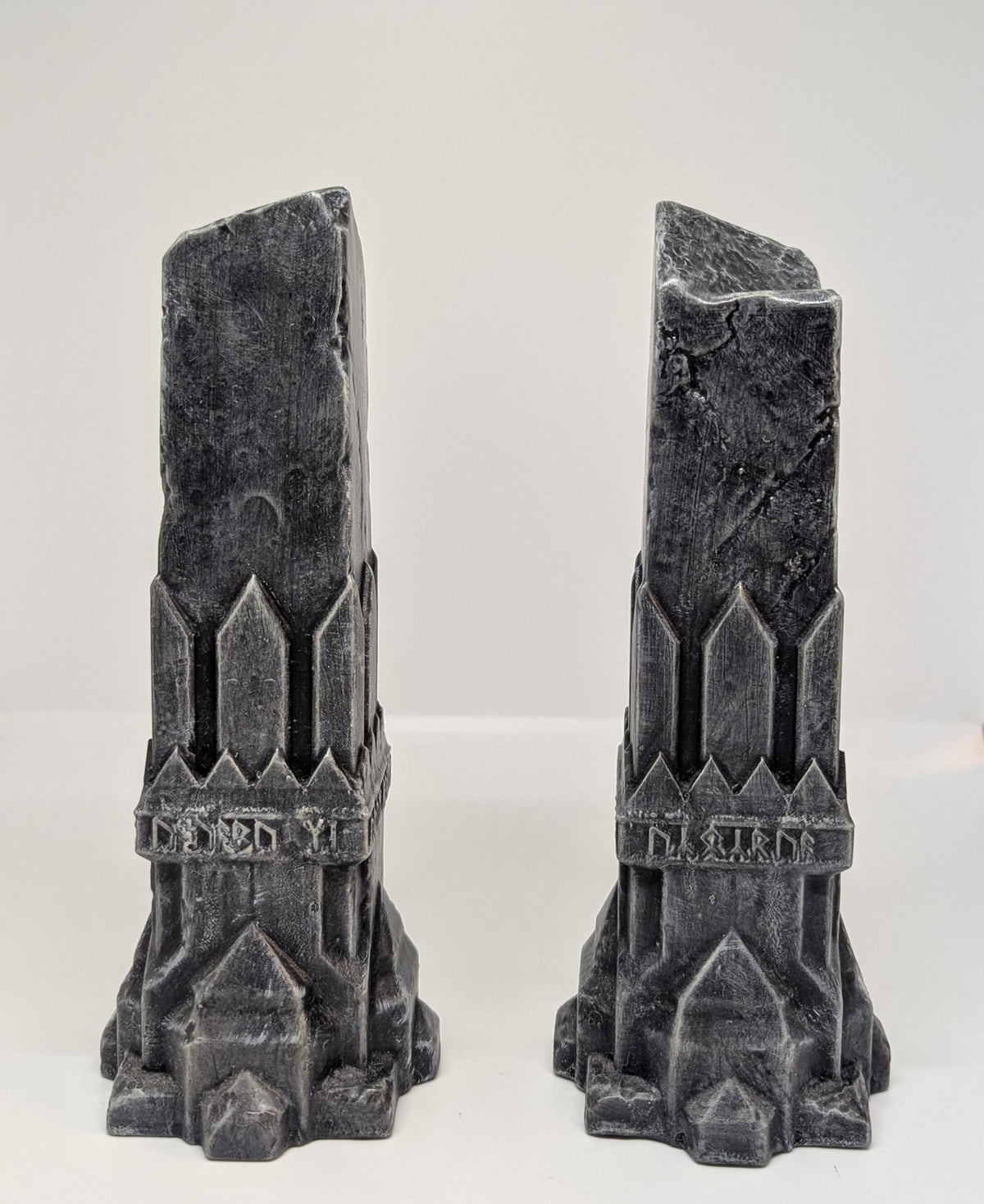 Lord of the Rings – 2x Moria Columns for Games – Height 7.9 inches (20 cm)