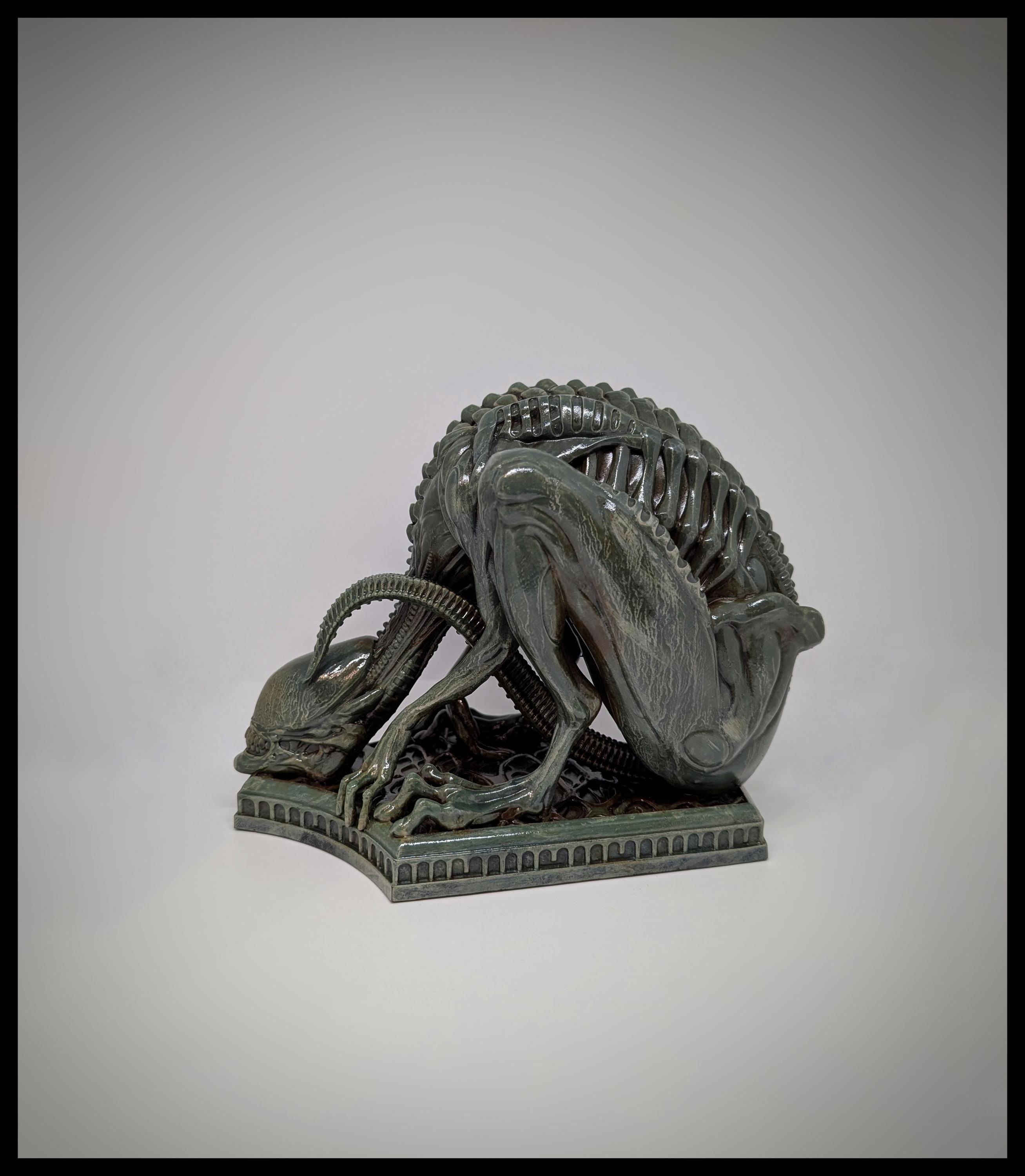 Inspired by H.R. Giger Alien Sitting 3D Resin Sculpture 6.9 in (17.5 cm/175mm)